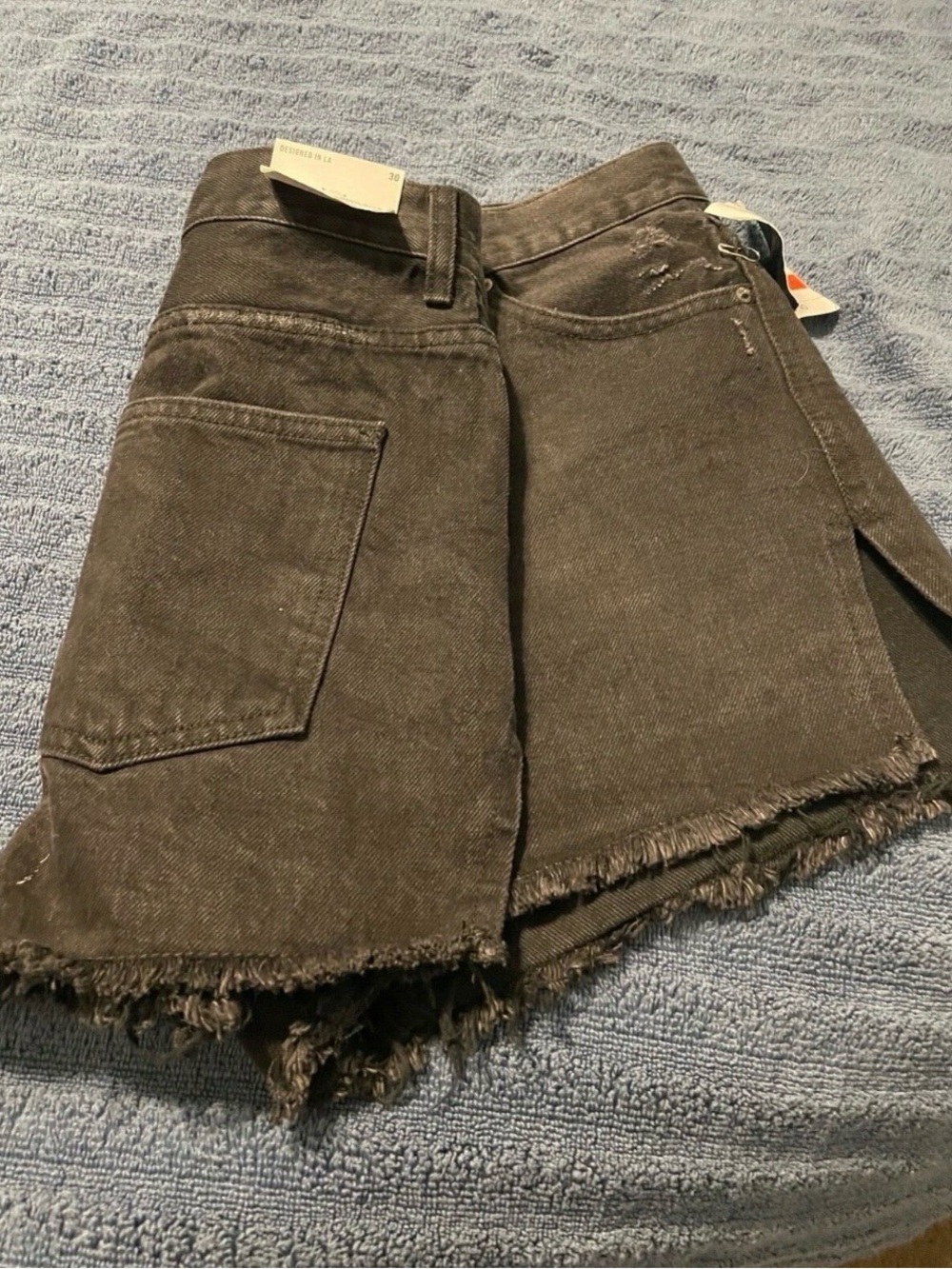 Forever 21 Black Denim Distressed High Rise Cut Off Frayed Hem Shorts Size 30 - Picture 2 of 6